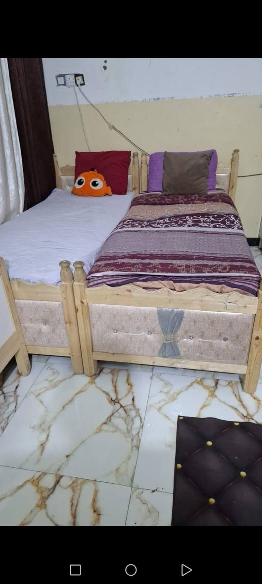 سرير اطفال • باب المنيوم • عدد ٢