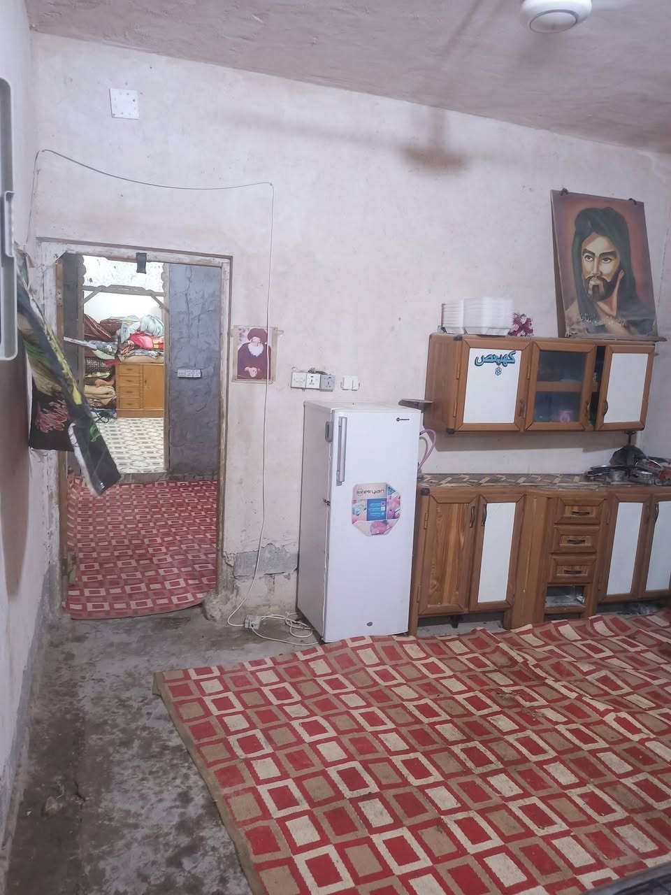 سلام عليكم بيت للبيع مساحته 75 متر عكاده بناء بلوك المكان كوفه دور الحوزه السعر {12} وبي مجال الستفسار ***********
