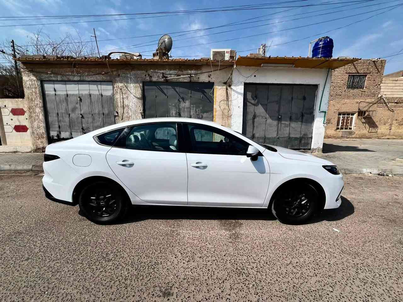 بي واي دي ٢٥ كفاله عامه ماشيه ٢٣ بصره حره تحويل مباشر 
السياره جديده كسر كارتون 
جاهزه عله آخر حبايه ارضيات حضن السعر ١٢٧ تلفون ***********

