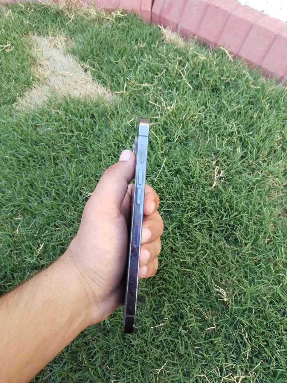 البيع فقط و مراوس
ايفون 12 برو ماكس 

لون اسود 

ذاكره 128 

تك سيم 

مبدل شاشه فقط 

بطاريه 74

فيس ايدي شغال  

سعر ٣٢٥  

مكان موصل الايمن ١٧ تموز 

***********
