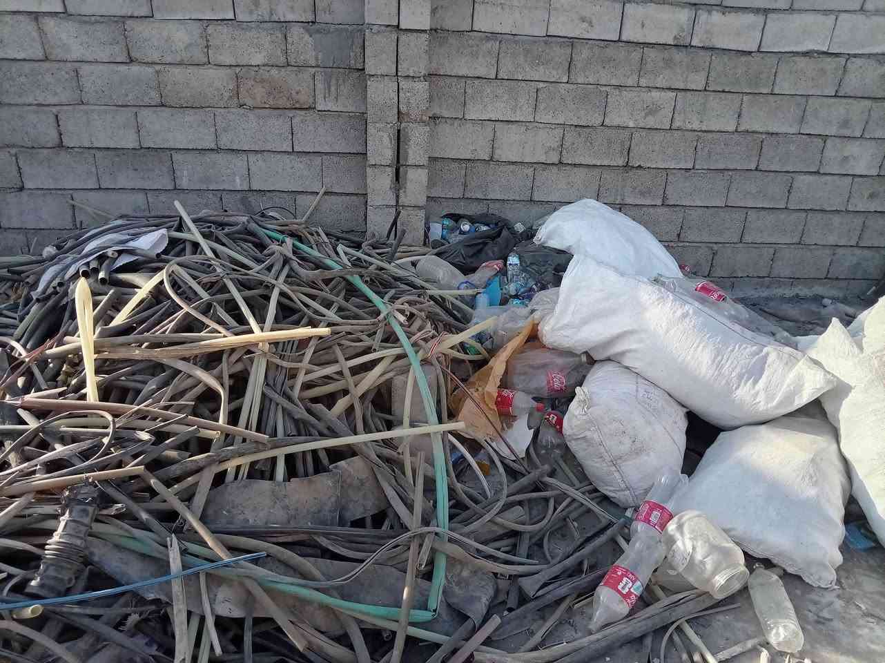 يتوفر عندنا.. ساحة القيارة 
سقف ثانوي مثروم نظيف بلا براويز
بوري أبيض مجاري عظم او مثروم حسب الطلب
بوري مرشات عظم او مثروم حسب الطلب
صوندة منزلي.. كشر كيبل 
بوري ماء دفن..
جنوب الموصل.. ***********
