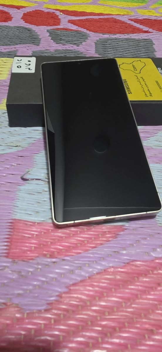 للبيع: S25 Ultra
الجهاز مكفول من الشخط 
المواصفات:
الذاكرة 512GB
اللون تيتانيوم المرغوب
شرق اوسط شريحتين
الكارتونة وغراضه كاملة (كيبل اصلي وكالة)

وحش التصوير:
200 ميكا كاميرا اساسية 
 50 ميكا عدسة عريضة
  زوم 50 ميكا 5X 
 زوم 10 ميكا 3X
تصور 8K وتقرب 100 مرة والصورة تبقى حادة
سيلفي 12 ميكا

المواصفات:
شاشة 6.9 داينمك اموليد 2X
معالج Snapdragon 8 Elite
12 رام
5000 بطارية
ت***********
*مكان: السماوة*قضاء الرميثه 
*السعر: 1400 مجال قليل
يشهد الله ماخذه نقد 1720
قبل شهرين

