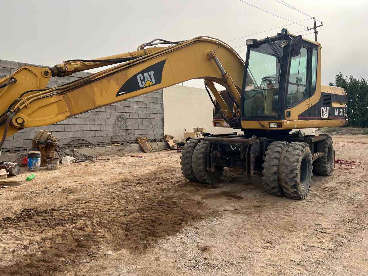 السلام عليكم 
للبيع حفارة CAT M315
 📅 موديل 2009 
📄 رقم وسنوية بغداد 
الحفارة نظيفة وجاهزة للعمل 
📍مكان الحفارة: الفلوجة
📞 للاستفسار: ***********
