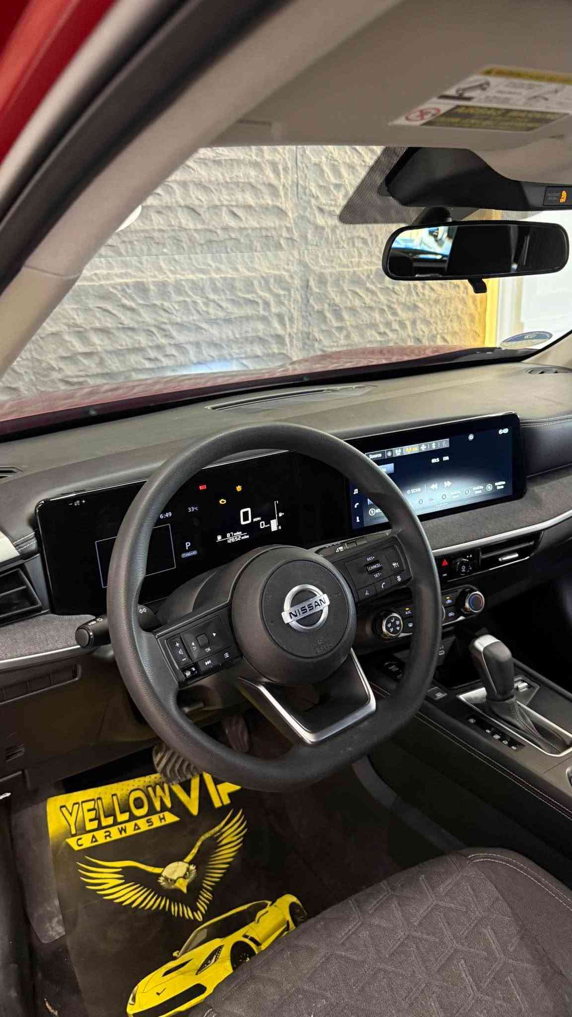 Nissan kicks
2025
12,000mile royiya
Be sbugha sayara
2 qope gchkay la chamlghi haya
2 sara shansi ba astam hayti 
Ba sharti raqamia
150$ waraqa w majal
***********
————————————
نيسان كيكس
٢٠٢٥
١٢.٠٠٠ميل ماشية
بدون سبغ 
بيها مكانين بارد صغير 
و شاسي بشرط ترقيم
١٥٠ ورقة و مجال
*********** أربيل, العراق
