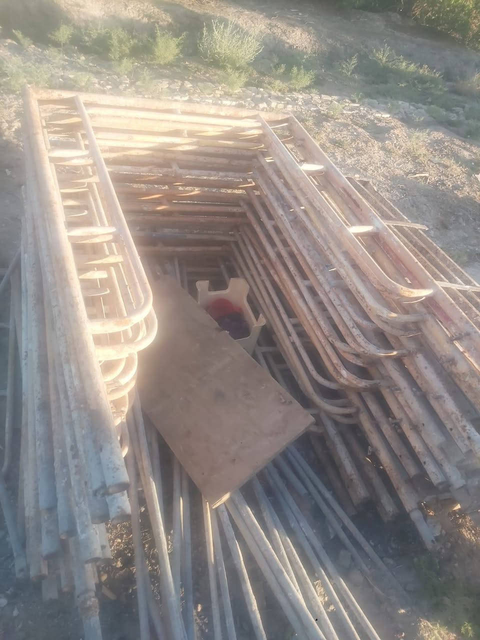 سلام عليكمم سكله العدد 20قياس170×120نضيفه  12قفص جاهزات والبقيه عوزهن مگاصه وحديده  مابيع مفرد السعر30وبيهن مجال عنوان ميسان  تصال ***********مكلف بلنشر
