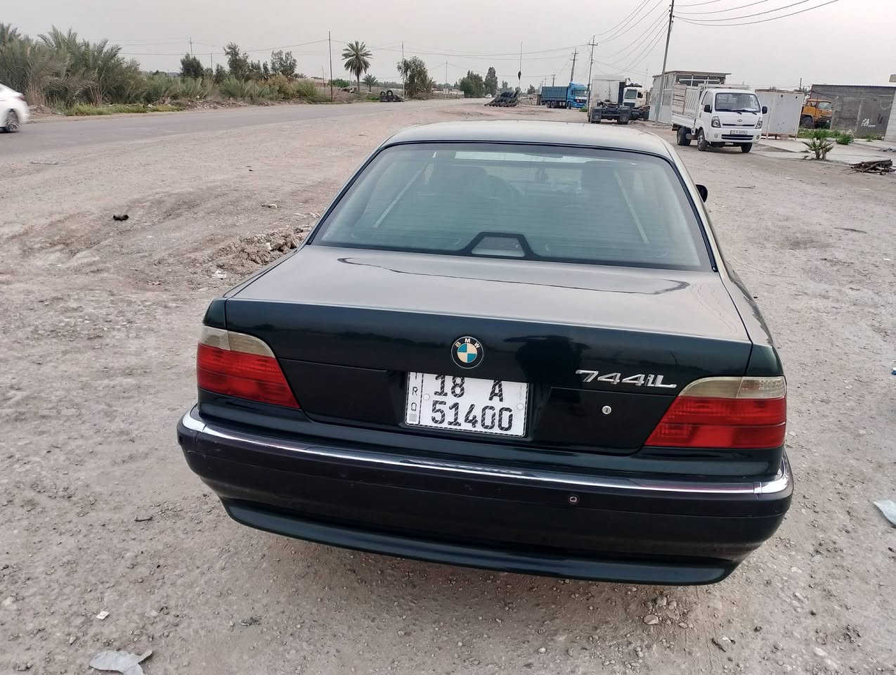 السلام عليكم من رخصة الادمن المحترم
كاسحة 2001 أصل 
رقم بابل انگليزي بأسمي هزة جديدة 
مكينة 44 مي 
تبريد شغال 
حدادية جديدة 
تخم تاير
السعر 86 
رقم الهاتف ***********
مكان السيارة بغداد الدورة
