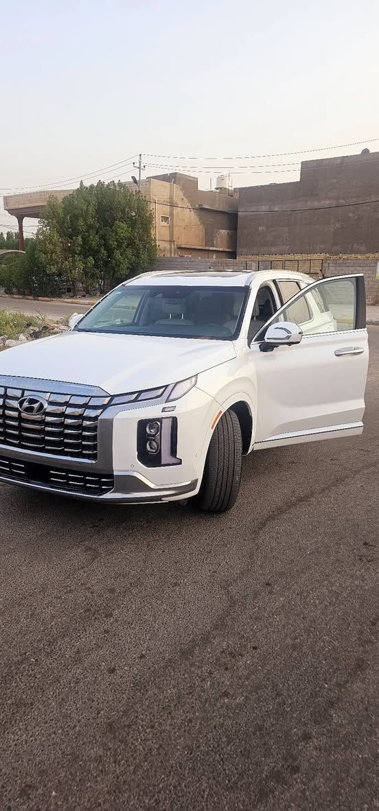 هونداي بلسايد 2024 فئة گلگرافي  فول 1/1 اعلى فئة
1 - اللون / ابيض

2 - العداد  / 3 الاف 

3 - لون الداخلية ابيض

4-  شاشة عرض(داتا شو)

5- المحرك   v6    3.8 <كير ومحرك شرط  +تبريد ثلج❄️>

6- بصمة تشغيل + بصمة ابواب +تشغيل عن بعد نظام تقديم وترجيع السيارة عن طريق البصمة

7- بانوراما ابيض كنتاري

8-  فتحة سقف عدد ٢

9- سماعات هارمن گاردن

10- رادار امامي  + خلفي+رادار جانبي  

11- حساسات امامي + خلفي 

12-  كامرات عدد 6  360 درجة 

13- كشنات امامي خزن ميموري +مساج 

14-  كشنات كهربائي تدفئة وتبريد

15- كشنات جلد ابيض ملكي7 راكب قلاب كهربائي 

16- جميع الكشنات تدفئة تبريد

17- بردات جانبية

18- تبريد مركزي امامي + خلفي منفصل التحكم

19-تحكم ستيرن + شفتات

20- تدفئة ستيرن 

21- مرايا هيتر + تعتيم 

22- صندوق كهربائي شفط

23 - وضعيات قيادة  (٥)

24- ويل كب حجم  ٢٠ 

25- اوتو هولد + نقطة عمياء 

26- سايد بريك بصمة + مثبت سرعة

27- شحن لاسلكي 

28 - إشارات بالمرايا  + إشارات جانبيه

29 - اوتو هولد

30 - تحديد مسار

31 -شاشة ديجتال كبيرة

32 -تشغيل عن بعد 

33 - استيرن رجاج

34 - نظام HTRAC دفع رباعي 

35 - نظام مانع انزلاق 

36 - نظام نزول منحدرات 

37 -كشنات Vip منفصل ابيض

حادث مصبوغة حزام وكصة القمارة وصور الحادث مرفقة بالمنشور

السيارة بدون رقم تترقم اي محافظة 

***********
مكان سياره الكوت
