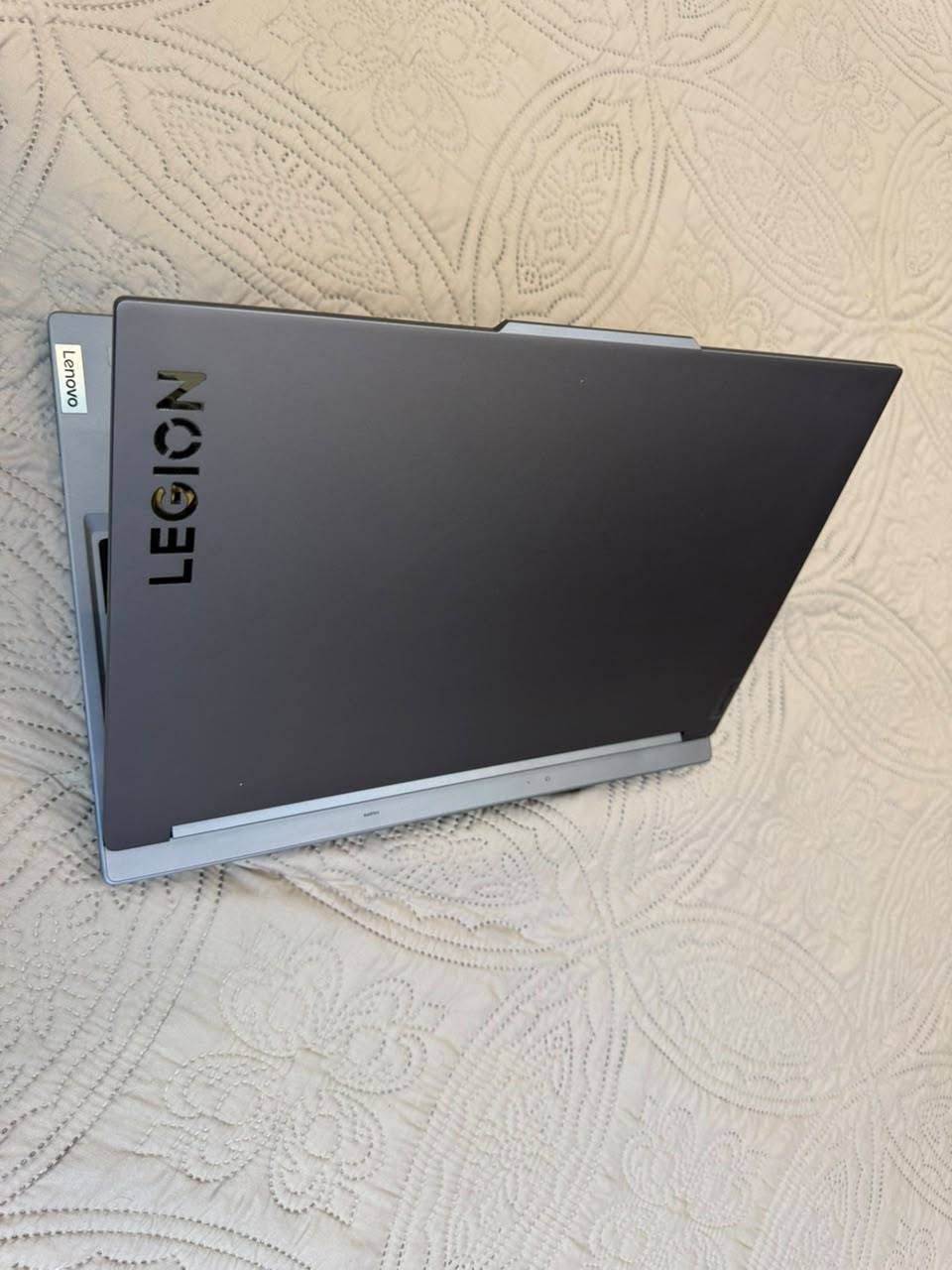 لابتوب Lenovo Legon للبيع
السعر 2 مليون
الرقم ***********
المعالج
1x 14th Generation Intel® Core™ i9-14900HX Processor(Core™ i9-14900HX)
ذاكرة
1x 16 GB DDR5-5600
1x 16 GB DDR5-5600
نظام التشغيل
Windows 11 Famille 64(EN:English)
محركات الأقراص الصلبة
1x 1 TB SSD PCIe
شبكة لاسلكية
1x Wi-Fi 6E 2x2 AX; Bluetooth® 5.1 or above
المنافذ
1x HDMI 2.1; 1x USB Type-C (USB3.2
DP1.4); 1 x Type C (USB 3.2 + DP1.4 + PD 140W); 3 x USB Type A (USB 3.2 Gen 1); 1 Lan connector; 1 Novo button; 1 x Combo Audio Jack
كاميرا
1x 1080P FHD with Dual Microphone and E-shutter
الرسومات
1x NVIDIA® GeForce RTX™ 4070 8GB
أجهزة العرض
16" WQXGA
عامل النموذج
Ultraslim Notebook
الضمان المتضمن
1CourierCarryin
