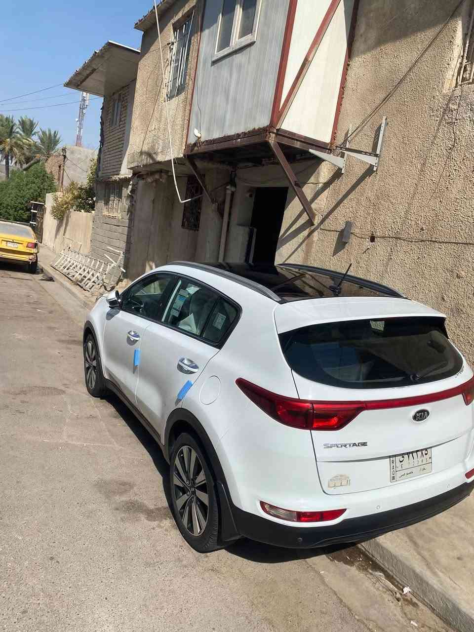 موصفات موديل السياره ١٧ وارد خليجي 
1بنوراما

2مري شفط

3داخل لونين

4فول تحكمات ستيران

5تبريد قطعتين

6زراك لايت اناره شمسيات

7 سبوت ايكو نورمان

8سويجات ٢وبعد بيهه موصفات

9كامره وشاشا أندرويد 

سياره بدون اي حادث ولا صبغ بيهه بارد اصبعين باب السايق سيارة جديدة مبيهه اي نقص السعر ١٦١ وبيهه مجال عنوان بغداد حي الجهاد *********** بيع او مراوس اقل مكينه ٢٠٠٠ دوش

