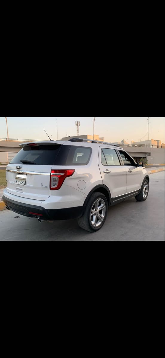 فورد ٢٠١٣ فول فول موصفات 
بيها خمس قطع بدون دواخل بابين سكن و جاملغين و بونيد بدون دواخل كير محرك كهربائية بشرط دبل اكسل 
بسعر 100 وبيها مجال 
رقم الهاتف *********** واتساب كركوك, العراق
