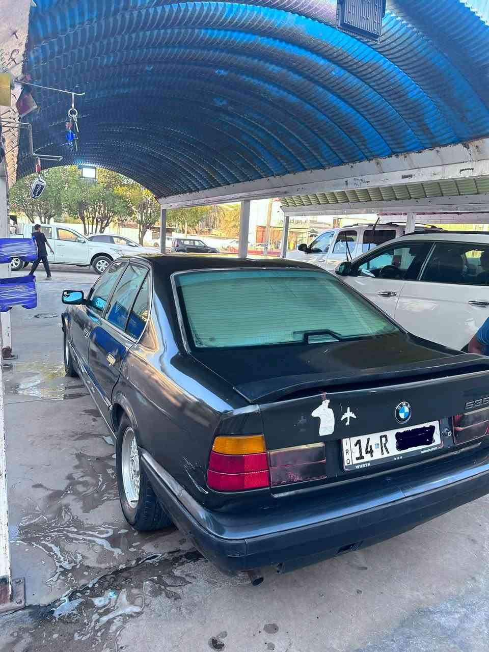 السلام عليكم
سيارة BMW للبيع محرك vvt  السعر ٤٠ وبيه مجال 
رقم بصرة سنوية لل 2030 تحويل مباشر 
كفالة كير وماكينة 
منظومة تبريد جديدة
تخم تاير 
دواخل نظيفة 
البدي نظيف بيه ملاحظات بسيطة جداً
مكفولة من الگص ونقل الجثة 
تراي وين ميعجبك 
للاستفسار ***********
