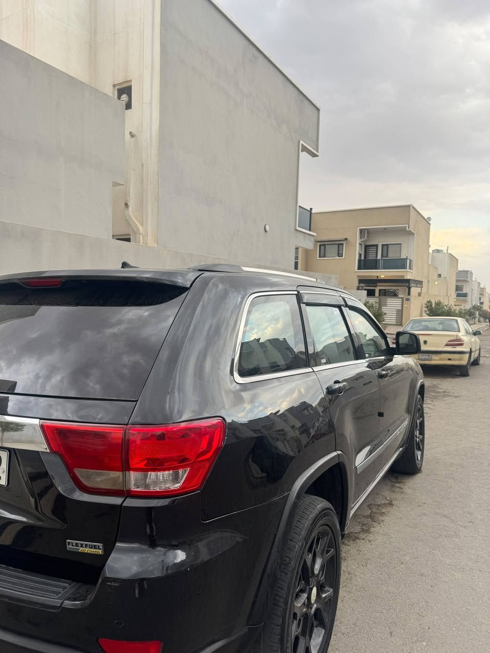 جيب 2011
كلين بدون ضرر بدون صبغ 
ملاحظات بسيطة 
مكينه 3600 شرط 
كير شرط 
شرط الوكاله والتحويل 
سياره جاهزه وكلش نظيفه
السعر 138 
رقم الاستفسار 
*********** مكان موصل
