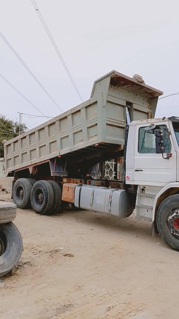 سكانيه ١٢ونص مديل ٩١ كير ٥ب٥ نص جيف رقم دياله بسامينا السعر ١٥٥ وبيه مجال *********** بغداد
