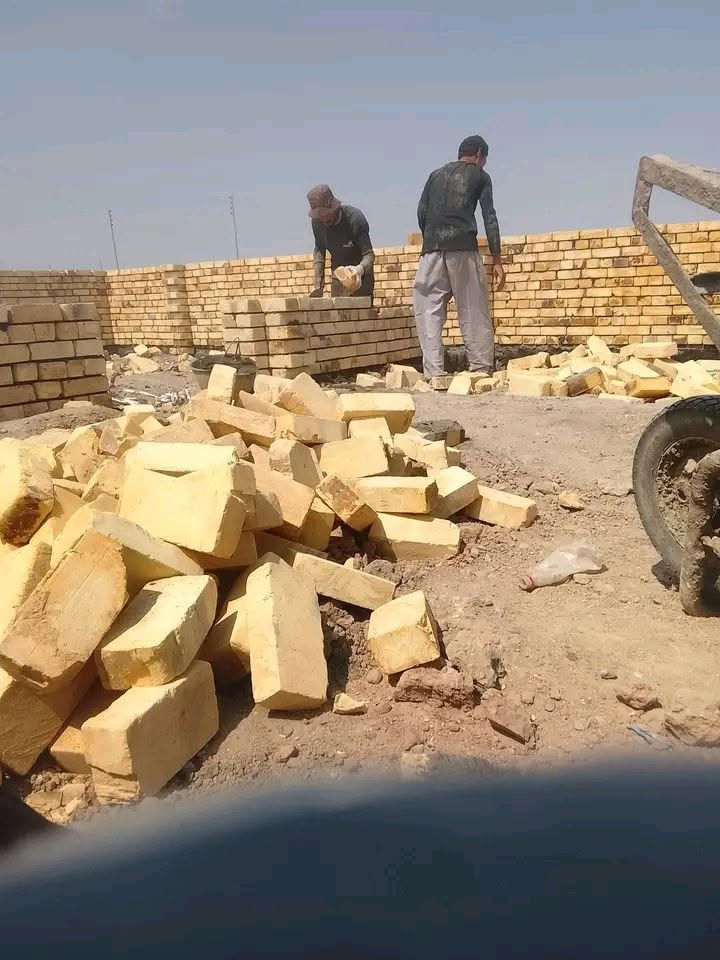 كادر متكون من خلفات بناء هندسه وخلفه عكاده وخلفات لباخ شغل هندسه يرضيك ويرضي الله داخل البصره حاليا ***********
