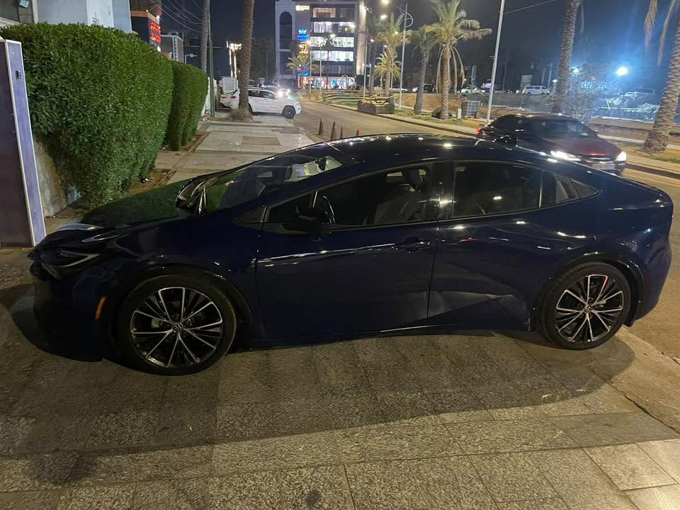 سلام عليكم Toyota بريوس 2024 فول لمتد محرك 2000 مع هايبرد عزم قوي جدا مواصفاتها كشن السائق كهرباء خزن ميموري تدفئة تبريد كشنات مرأة وسطية شاشة خمس كاميرات مع إمكانية تنظيف الكاميرات الخلفية بال زراق سماعات ماركه شحن وايرللس تايرات تو سايز حجم 19 لا ات زنون لد خلفي امامي بانوراما فول تحكم ستيرن مانع انزلاق اوتو  Hold أربعة أنظمة قيادة جنطة كهرباء تبريد بلادي ثلج تحديد مسار مانع تصادم خلفي امامي جانبي حساسات 360 قيادة ذاتية Auto Park يعني تطبق روحها والكثير من المواصفات للبيع أو المراوس حادثها جوانب والرقم الشاصي في الصور مكانها اليرموك 

***********
