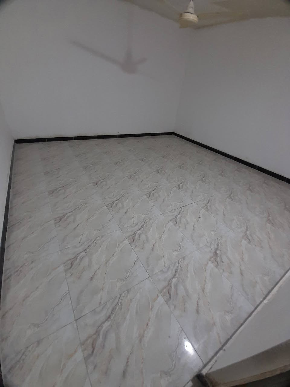 بيت للايجار 
نهايت اربع شوارع شارع مخبز كراره
طابقين مرمم جديد لبيت
استقبال/مطبخ /صاله 2/ غرفتين نوم 2/ صحيات/ سطح /
( اجاره 500 الف )
***********
ابو علي الركابي
