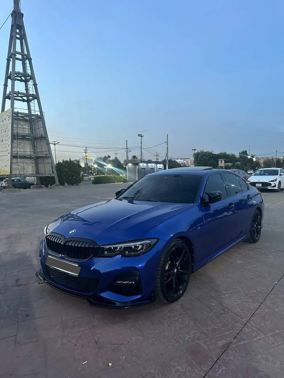 بي ام 330i • ام بكيج فول • ٣٩٠٠٠ ميل