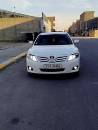 كامري • ٢٠١٠ • ابيض ثلجي