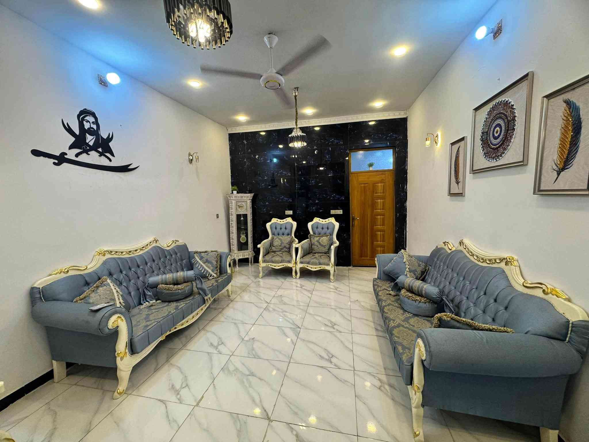 السلام عليكم
دار للبيع مساحة 300 متر طابو زراعي سند ٢٥ 
طابقين 
يحتوي على استقبال مطبخ صاله ٤ غرف نوم صحيات خارجية وداخليه 
حديقه كراج 
بيت كلش جديد 
العنوان بغداد المدائن سلمان بأك قرب تقاطع حساني 
قرب السوق 
السعر ١٤٠ مليون وبي مجال 
الاستفسار

‭***********
