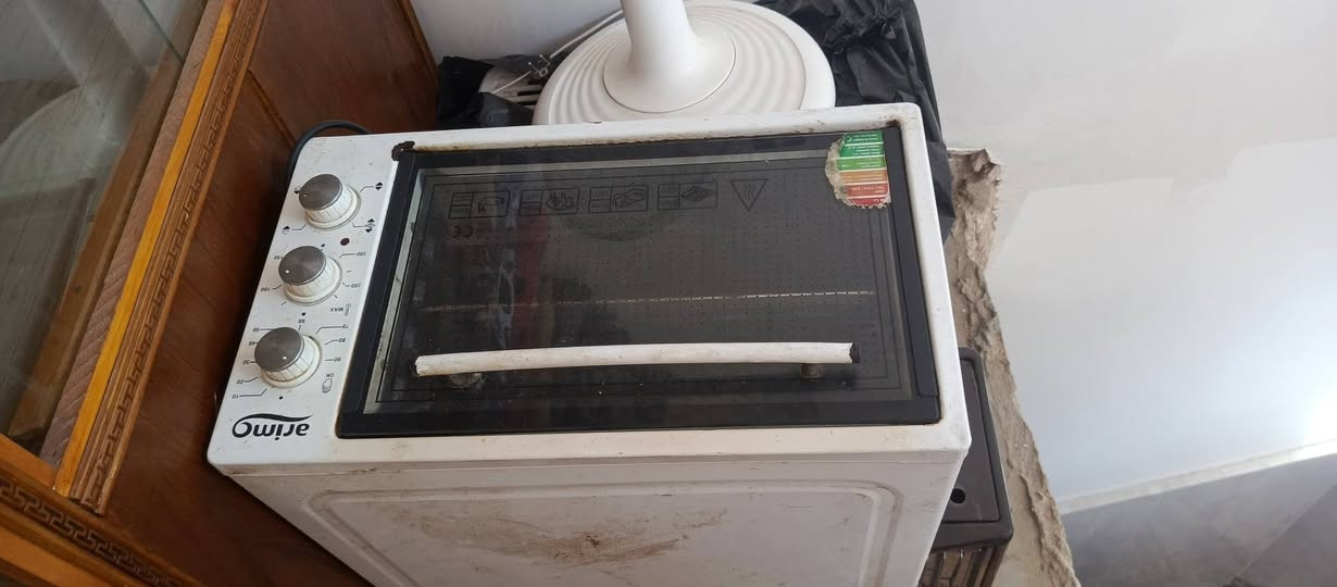 غراض للبيع سندوش ما مستخدم عددهن٤ طول الوحده٤ ونص مع الغراض المحتاج شي من عدهن يتصل عل هاذه الرقم ***********
