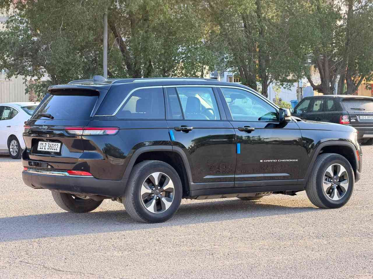 عليكم اخواني عندي Jeep 4xe
لمتدد فول هايبرد بلاكن يعني شحن + هايبرد 2024 لون اسود ماشية 54 ميل ضرر جاملغ خلفي موضح بالصورة صبغ بسيط على كد الضرر تبديل بكلايت خلفي باقي السيارة كله بلادي المواصفات بانوراما ثلاث شاشات تدفأ ستيرن و كل المقاعد تبريد قطعتين صندوق كهرباء مقاعد كهربائية تشغيل عن بعد دخول ذكي نقطة عمياء الداخل جلد اسود بيه هواي مواصفات بعد السعر 30,000$ وبيه مجال المكان بغداد
حي الاعلام رقم الهاتف ***********
متواجد واتساب بغداد, العراق
