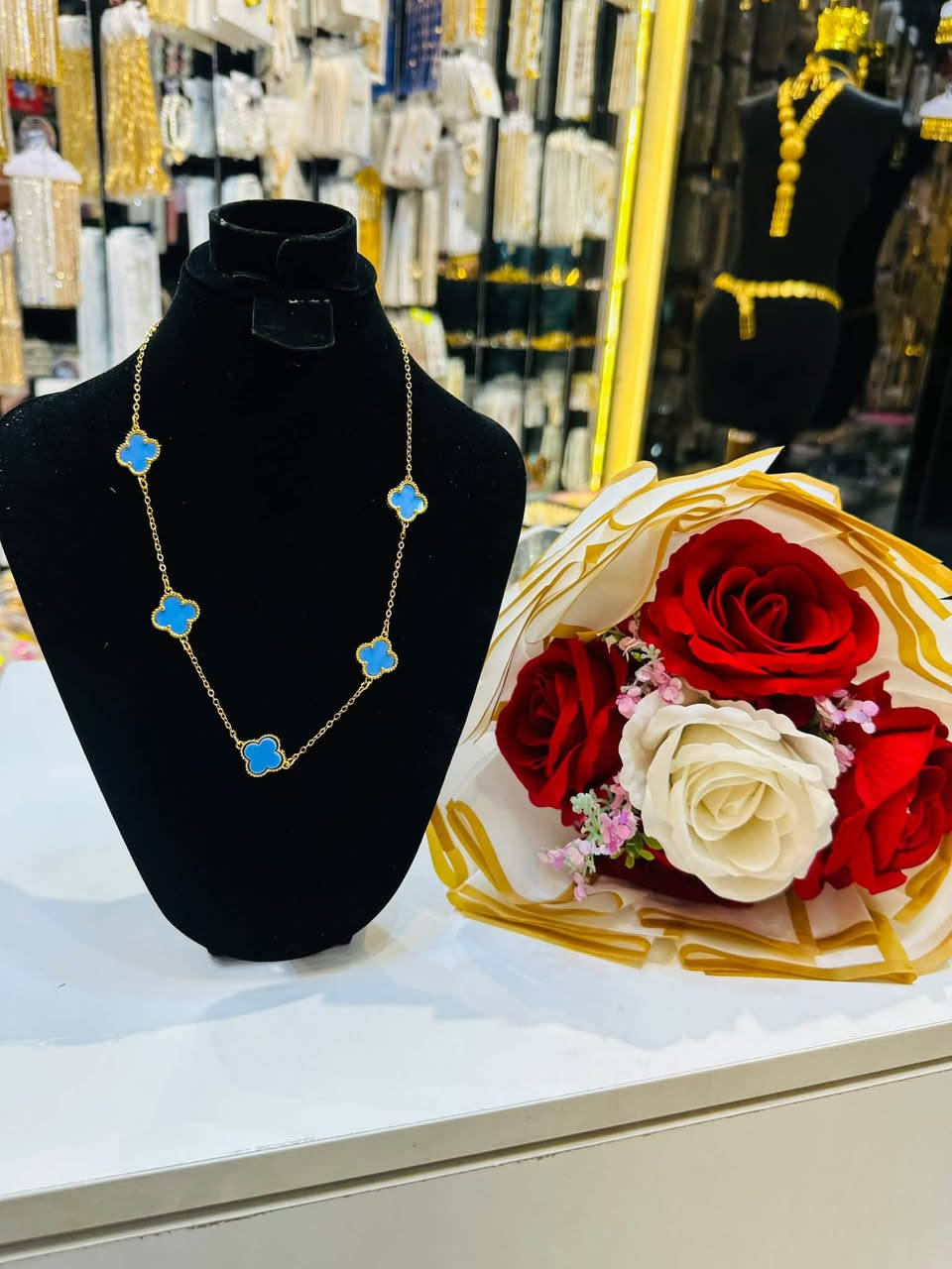 ✨ ذهب برازيلي بإطلالة تخبل ✨

💎 تشكيلات راقية وأسعار تنافسية جداً
🔥 موديلات جديدة تناسب كل الأذواق
🎁 اختاري قطعتچ المفضلة وخلي أناقتچ تحچي عنچ

📍 متوفر الآن في مجوهرات لارين للذهب البرازيلي
💖 أسعار حلوة… وجودة تستاهل

لا تفوتچ العروض 🔥
