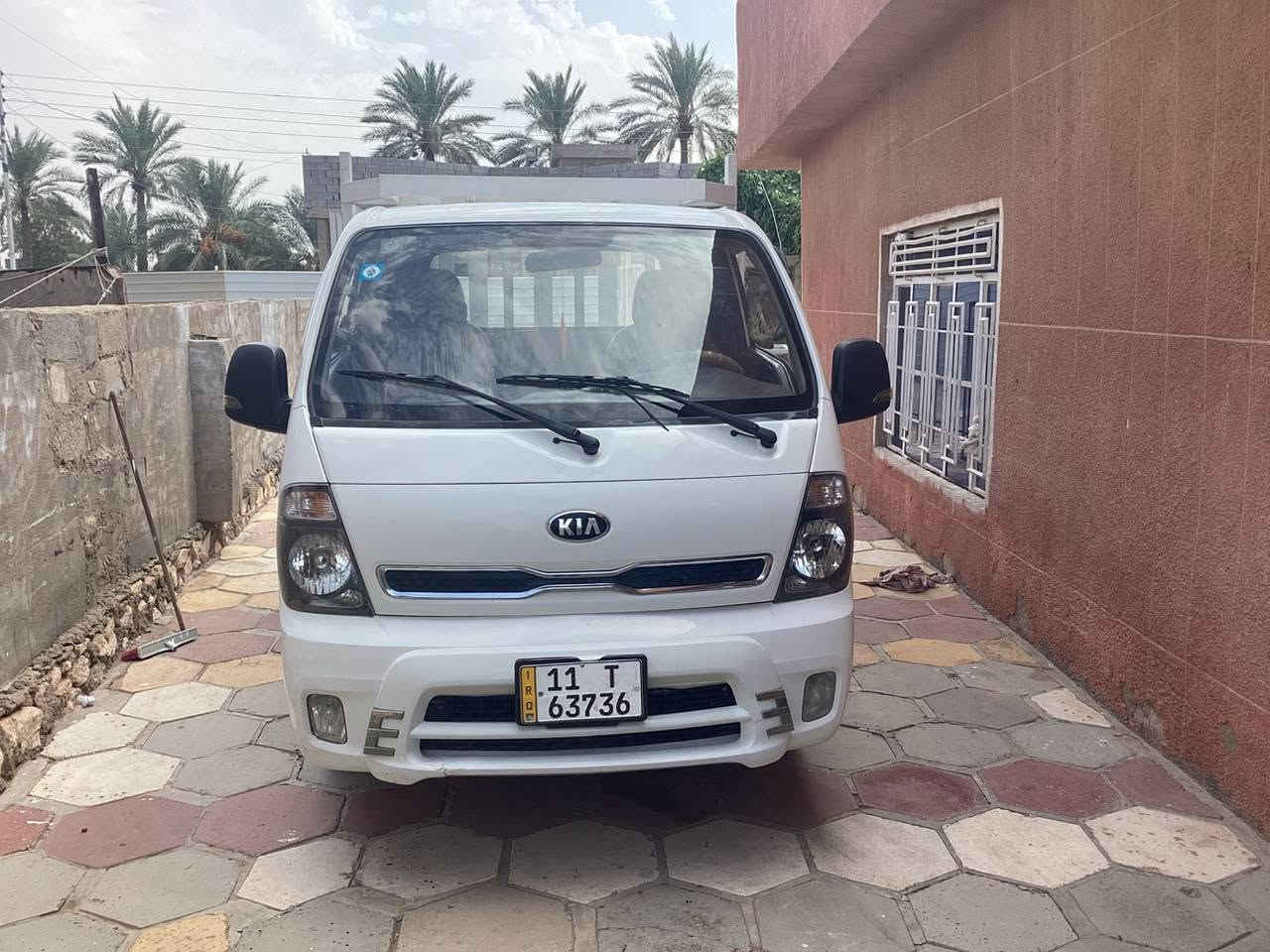 كيا حمل 2700 للبيع بدون محجل رقم بغداد باسمي موديل 18مكفوله من الدعمه والكلبه بيه شخطه زغيره بالباب وتكحيلات بسيطه ورقم الشاصي دك كمرك  وسنويه جديده لسنه 2030 وهذا رقم صاحب السياره / *********** السعر تصال ع رقم
