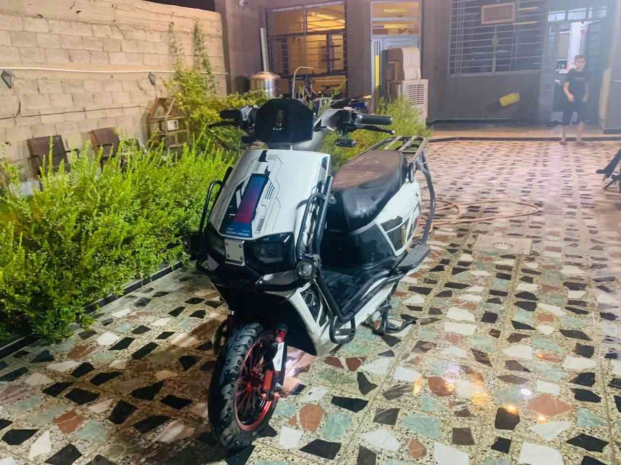 السلام عليكم دراجه شحن للبيع ريان ام عيون وحش الكون مابيه نقص فقط جاملغ المامي دراجه فول مواصفات موديل 26 دراجة نضام بك الملف 3000 النضافه 100/100 لايت عالي وناصي نشرات مسجل السعر 500 وبيه مجال الرقم *********** المكان بغداد
