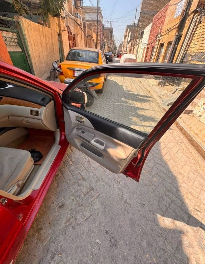 سلام عليكم بيع مستعجل لانسر بومه موديل 2006 كير ومكينه خير من الله تبريد شغال صدرها 60٪كشرها معمر ويرادلها صبغه قبل كم يوم انضربت بل جامرلغ الخلفي وره الصدر وعمرتا بارد مكاني بغداد مدينه الصدر 45 وبيها مجال ***********

نص مكتوب في الصور:
- ٣:٢٤ م