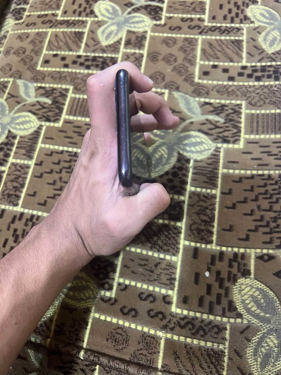 من رخصت الادمن ايفون11 برو ماكس بلادي كلشي مابدل بيه بس ضهر مشطر والكامره مضروبه العاديه اما بورتريه شغله كلشي مابيه 🔋73 تليفون كدام سعر200 وبي مجال راسلني وتدلل اتصال او واتساب***********
