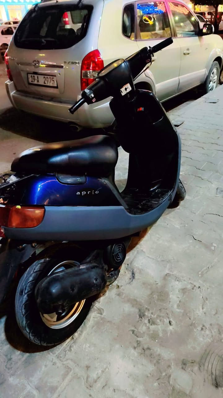 سلام عليكم دراجه بطه  للبيع  مفتوحه مره واحده الدراجه الكهربائيه شغاله السعر 225 وبيهه مجال  العنوان كربلاء  شارع السناتر مقابل فندق العمده الاتصال ***********
