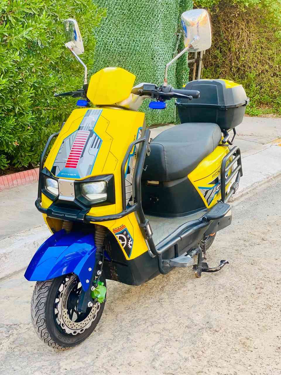 دراجه شحن ام عيون مدرع 2025
6 بطاريات ع الفحص وترهم ليثيوم هم 
ملف 2000
تمشي 50 كيلو بالشحنه 
سرعه 85 حقيقي 70 
3 نمر سرعه 
بيها بك 
وبيها بارك 
بيها سويج واحد وبصمه وحده 
سعرها 600 وبيها مجال 
مكاني اليرموك او العامريه 
رقمي ***********
