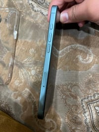 آيفون ١٦ بلاس • ١٢٨ • مبدل شاشه