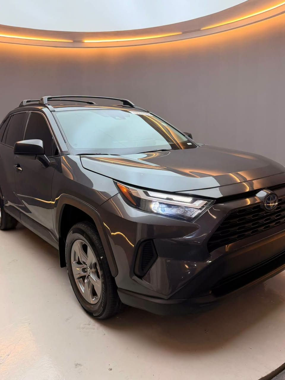 تويوتا راف فور 2024 هايبرد للبيع

الفئة: هايبرد
الدفع: دبل أكسل 4×4
الحالة: نظافة عالية جداً ونموذج بالجمال والنظافة

المواصفات والحالة:

- ضربة أمامية خفيفة
- بدون إيرباك
- جميع الأجزاء على الشرط
- بدون أي مشاكل
- القير والمحرك على الشرط
- ضمان شامل للسيارة لمدة 3 أشهر

رقم الشاصي:
2T3LWRFV9RW201066

السعر: يذكر في التعليقات، والتواصل مباشرة للحصول على السعر

رقم صاحب السيارة:
***********
