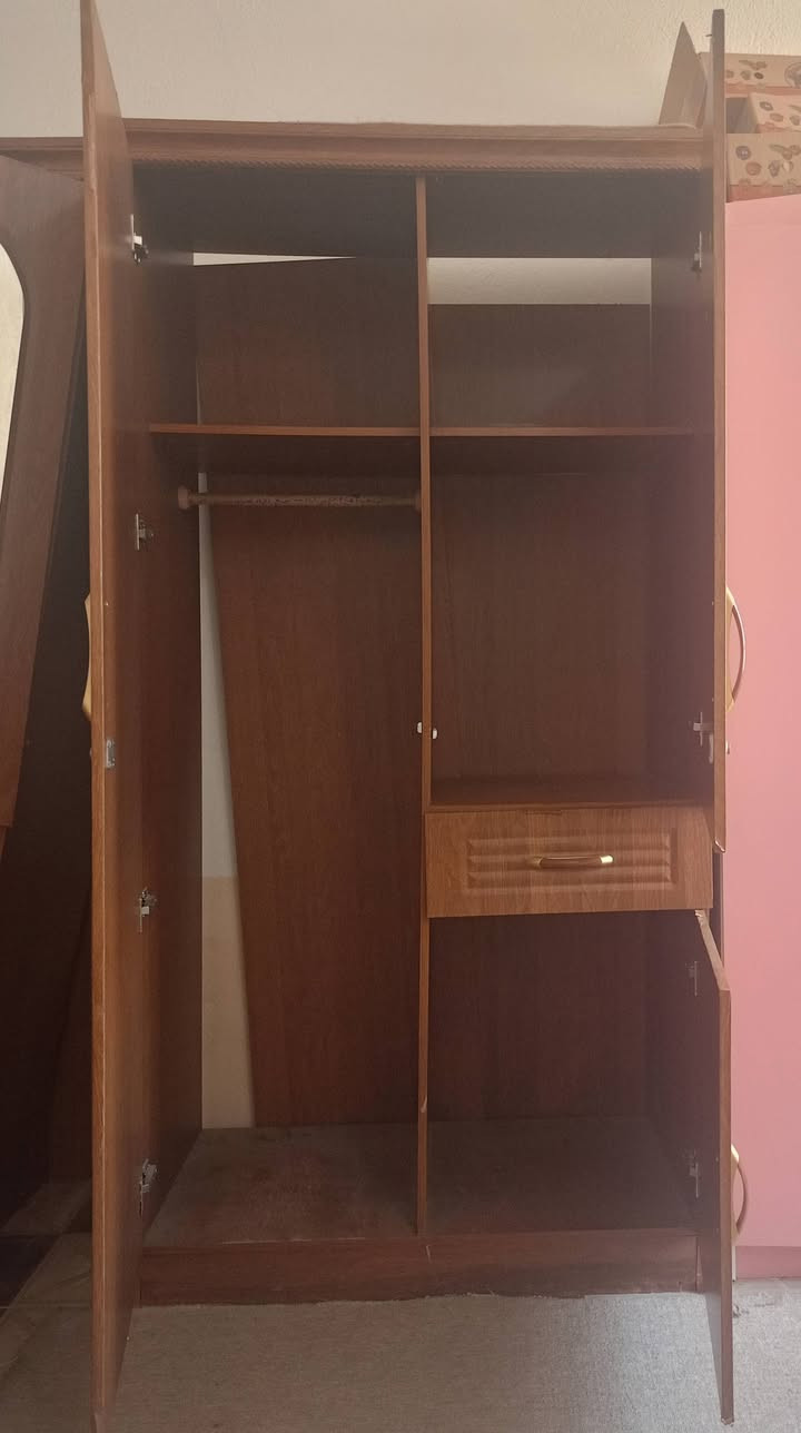 سلام عليكم
2 كناتير مستعملة للبيع 
للتواصل عبر الواتس اب : ***********
