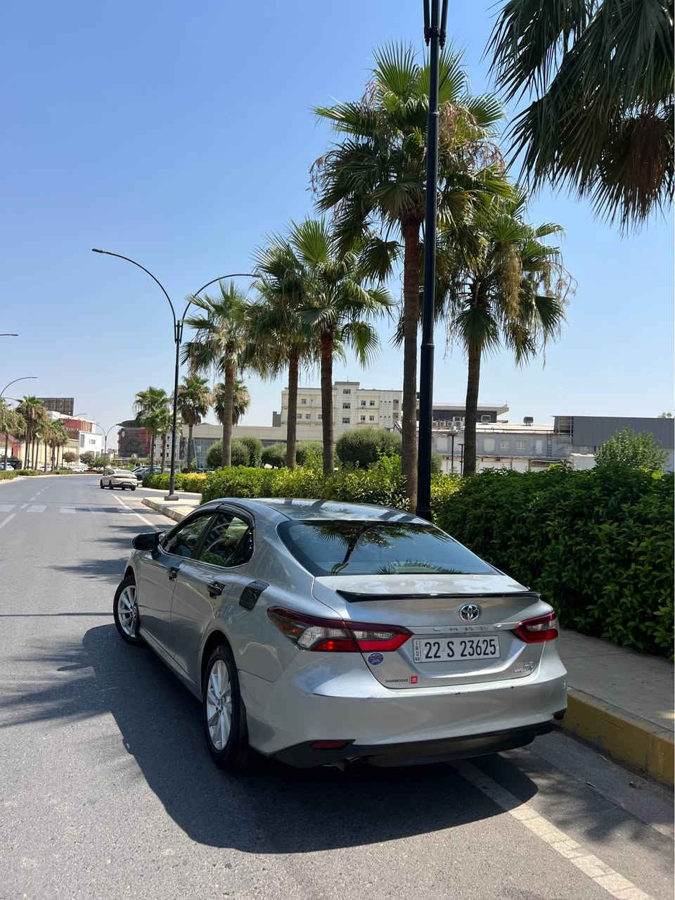🔥 Toyota Camry2024  LE Hybrid 🔥مرقم كامل اربيل 

عداد80 الف كم 

💰 188 ورقة وبيها مجال بسيط 

💥 اقتصادية + اعتمادية + فخامة تويوتا

⚙️ المواصفات الميكانيكية:

محرك 2.5 لتر هايبرد – 4 سلندر

قوة 204 حصان

جير أوتوماتيك 8 سرعات

دفع أمامي (FWD)

صرفية ممتازة للوقود

🚗 المواصفات الخارجية:

جنطات ألمنيوم قياس 18

إنارة أمامية LED

مرايا كهرباء مع 

فتح بصمة أبواب (Smart Entry)

🛋️ المواصفات الداخلية:

مقاعد مخمل

تشغيل بصمة

شاشة وسطية

Apple CarPlay + Android Auto

تحكم من المقود

مكيف أوتوماتيك

🛡️ الأمان والسلامة:

كاميرا خلفية

نظام ثبات إلكتروني

وسائد هوائية

TPMS

📋 فحص كامل – السيارة بحالة ممتازة

🧾 يمكن الاستفاده من الرديات الضريبيه باحضار رقم ضريبي

📞 للإستفسار :الاتصال على الرقم التالي او زياره موقعنا*********** 

📍 العنوان:

معرض الركن الامريكي 

المنطقه اربيل 

الشارع الرئيسي أربيل, العراق

