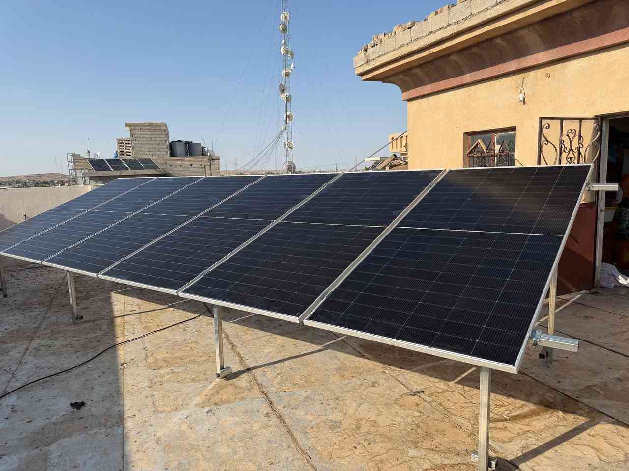 📍جلولاء/حي الجماهير
تم بحمد الله تنصيب طاقة شمسية (ماركة شيساج)
بقدرة 12امبير نهاري☀️ 8امبير ليلي🌖

تتكون المنظومة من انفيرتر بقدرة4.4 kw
وبطارية بقدرة 8 kw+بورد سيطرة متكامل
مع هيكل حديد مغلون لالواح شركة جينكو عدد 6

ضمان البطارية 5سنوات 
ضمان الانفيرتر 5سنوات 

للتواصل :
*********** المهندس صالح الحربي
