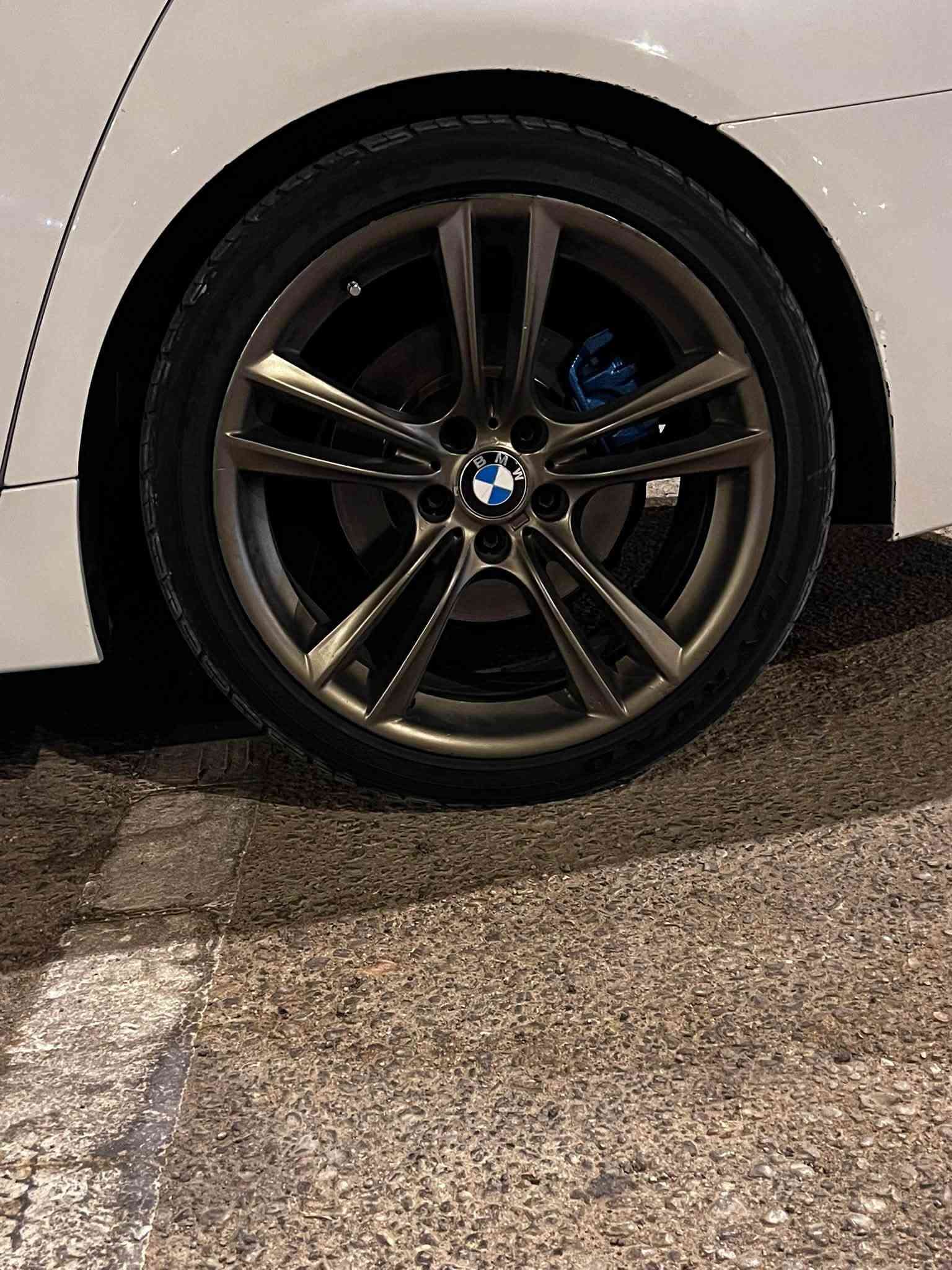 سلام عليكم F10 ! 535 خليجي N55 توين تيربو 2011 عليها  
كن Mلحيه دعاميات Mبك لايت مال gعليها دوان بايب دبات 2 +برمجه سفتي كامل عل محرك والكير 
فتح سرعه ✈️😈طلقات 🧨🧨هاي كل تفاصيلها 
—————————————
تبريد قطعتين
سلايت سقف +مري قلاب عاكسه 🔀
فان منفصل 
داخل بيجي +شاشه كبيره آخر إصدار + اعطال 
نظام قيادة طبيعي + سبورت + سبورت بلص 🔀
ويل 20 
سايد بريك كهربائي ⚡️ 
انارة ترحيب خارجية 🫡
لايت اوتو كشنات خزن ستيرن كهرباء ⚡️ 
5بردات بلاد + 5كامرات محيطيه بلاد فول هوائيات + تفريغ سياره بيهه خشم الجاملغ الأمامي 4 اصابع صبغ فقط + بارد بصيط يم الفتحة اثرطابوك أرباك برده فقط سبب رصعه سعر 175 مجال قليل مكان السياره كربلاء بيع فقط *********** غير متواجد عل فيس
