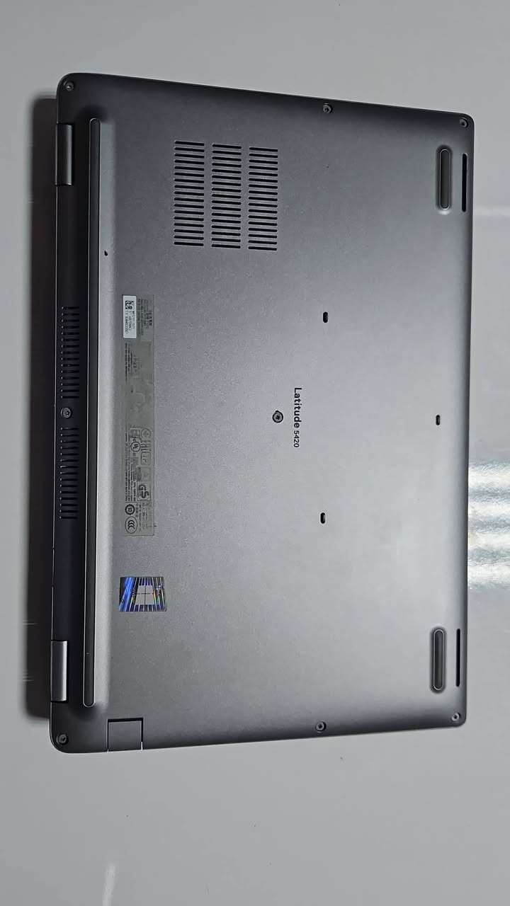 Dell latitude 5420
I7 1185G7
8gb DDR4
256GB SSD M.2
Intel Iris xe 4gb
شاشة (لمس)🔴 14 FHD
شاحن TYPE C

سعر 450 فقط
