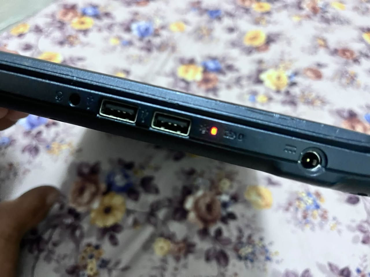 لابوتب للبيع شركه acer
مبدله شاشه 
والمواصفات كدامكم  
مطلوب عليه 130 الف 
للتواصل : ***********
مكاني كركوك 👍🏿

نص مكتوب في الصور:
- About
- Your PC is monitored and protected.
- See details in Windows Security
- Device specifications
- Device name DESKTOP-AFD9F76
- Processor Intel(R) Celeron(R) N4000 CPU @ 1.10GHz 1.10 GHz
- Installed RAM 4.00 GB (3.83 GB usable)
- Device ID 305AFE51-AB8C-4F90-AA62-7B1B93CDFAC1
- Product ID 00330-80000-00000-AA650
- System type 64-bit operating system, x64-based processor
- Pen and touch No pen or touch input is available for this display
- Copy
- Rename this PC
- Windows specifications
- Edition Windows 10 Pro
- Version 22H2
- Installed on 4/2/2021
- OS build 19045.3030
- Experience Windows Feature Experience Pack 1000.19041.1000.0