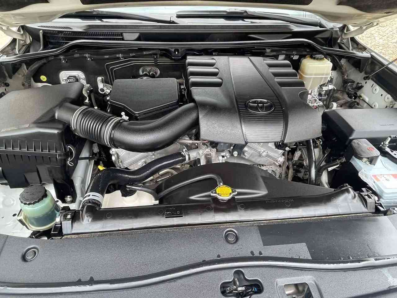 بەناوی خوای گەورە...
توێتا لاندکرۆزەر (وەنەوشە) 2015 GXR V6 .
سەیارەکە فول فول مواسەفاتی شەریکەی سازە
یەک دەستە هەمووگیانی بەشەرت 
دەعامی بۆ دەعامی بێ بۆیاخ بێ سارد بێ شوخت،
تەنها 80 هەزاری هەقیقی ڕۆشتوە.وەک شەریکە ماوەتەوە.
ڕەقەم سلێمانیە هەمووشتێکی تازەیە تا (2031 )
چوار تایەی دۆنلۆپم بۆ بەستوە یەک دینار مەسفروفی نیە.
[ *********** ] 
ڤایبەر، واتسئپ.
