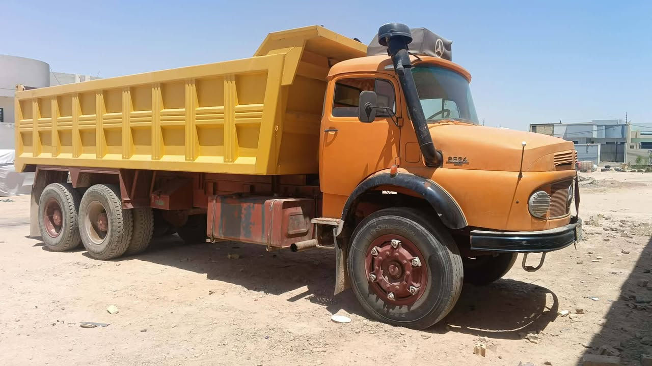 سلام عليكم اقجم مديل 82 محرك 55 كير 111 مجموعه جيف شاصي بعد تطوله مكفول بدي نضيف سنويه ل27 رقم الانبار ألماني المكان النجف ***********
