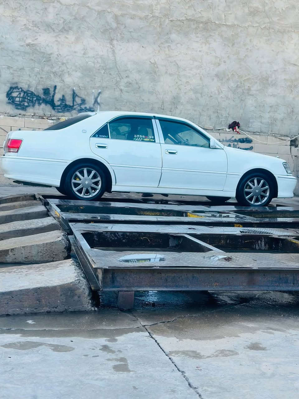 ملكه • محرك D4 • لون صدفي