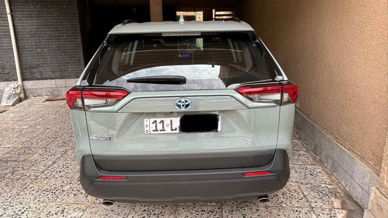 سيارة تويوتا راف فور RAV4 موديل 2023 XLE
‏Toyota Rav4 XLE  2023
هايبرد   لون سمنتي وارد أمريكي 
شاشة لمس كار بلي 
تشغيل بصمة +بصمة ابواب 
صندوق كهرباء 
فتحه  سقف 
كشنات مخمل (كابوي)
رادار امامي +رادار جانبي + رادار خلفي + نقطة عمياء 
كشن السايق كهرباء 
مانع انزلاق 
مانع تصادم 
تحذير الخروج عن الطريق 
قيادة ذاتية 
كروز سرعة 
فور ويل 
تبريد مناخي منفصل 
حساس اطارات عدد اربعة
 حادث السيارة امامي 
بدون ايرباك 
أرضيات والصندوق كلها قالب واحد حوضي 
ماشية 21,600 كيلو متر وقابل للزيادة
العنوان / بغداد للاستفسار عن السعر اتصل على الرقم 
رقم الهاتف /***********
