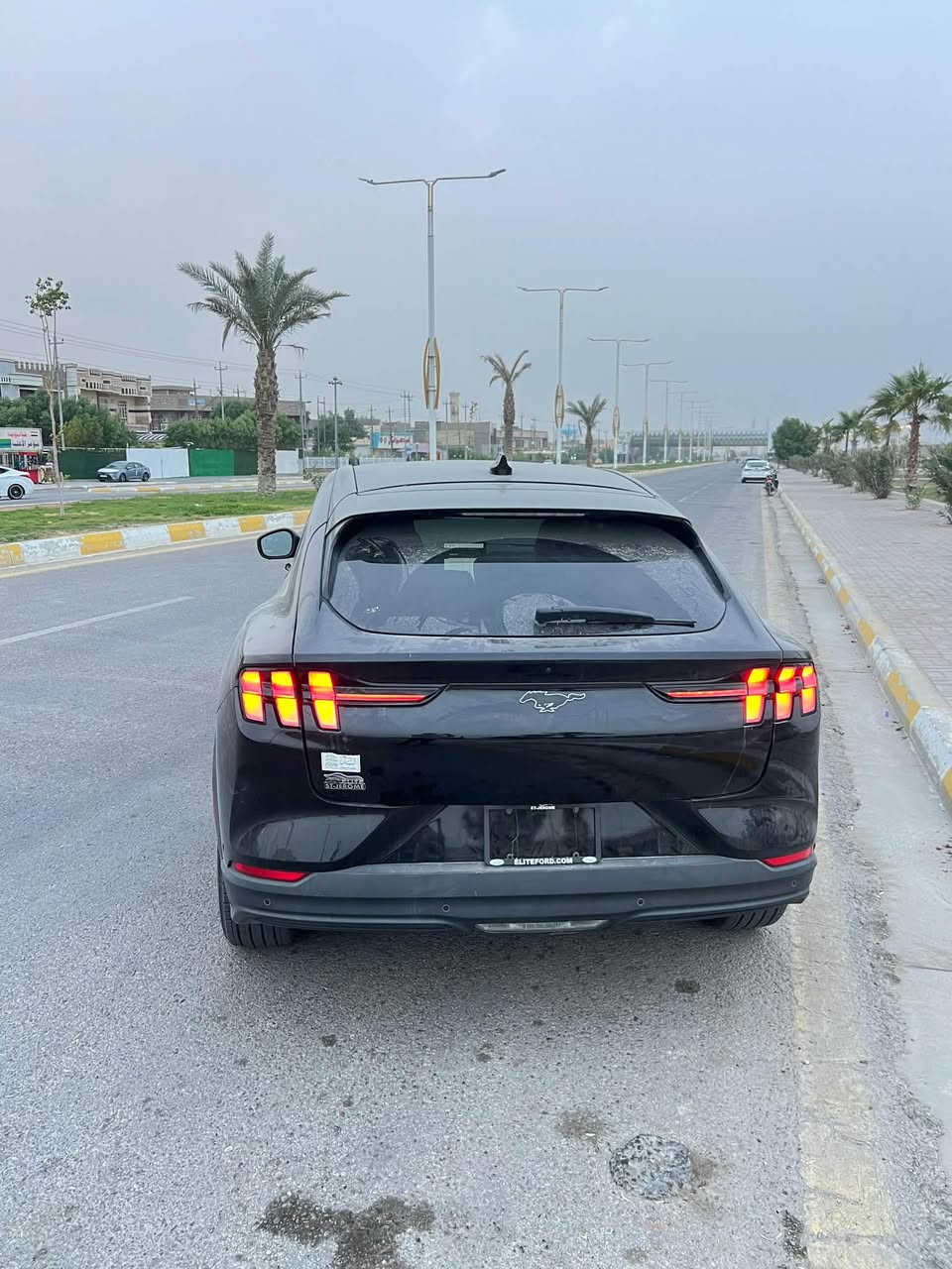 فورد ‏موستينج  2023  كهرباء كامل
لون اسود 
قاطعه مسافة 23 الف
بطارية ليثيوم 
‏تمشي بالشحنة من 400 الى 450 كيلو 

‏
‏الإضافات  :
‏• دفع رباعي 
. دبل ماطور 
‏• شاحن لاسلكي Wireless Charger
‏• شاشة لمس بحجم 15.5 بوصة
‏• نظام كاميرا الرؤية المحيطية لركن السيارة 360 درجة 4 كاميرات
‏• مقاعد كهرباء - مدفأة 
‏• بصمة تشغيل
‏• حساسات ركن أمامية وخلفية
‏• مانع انزلاق
‏• مثبت سرعة Cruise Control
‏• أضوية زينون 
‏• مصابيح LED أمامية وخفلية
‏• اشارات عالمري الجانبيه مع النقطه العمياء
‏• تحكم ستيرن جهتين مع قيادة ذاتيه 
‏• مري طوي كهرباء
‏• نظام ملاحة - Navigation
‏• هاند بريك كهرباء
‏• اضاءة ليد داخلية Ambient lighting
‏• 8 وسائد هوائية Airbags
‏والعديد من الاضافات
السعر 159 ورقه 
تبديل بنيد نفس اللون وصبغ جاملغ امامي يمين
  ( السيارة للبيع فقط بدون مراوس ) 

تكلفة الرقم 300 الف فقط 

مكان السيارة بغداد المنصور 

للاستفسار الاتصال : 

‭+964 783 145 5285‬ ‭
