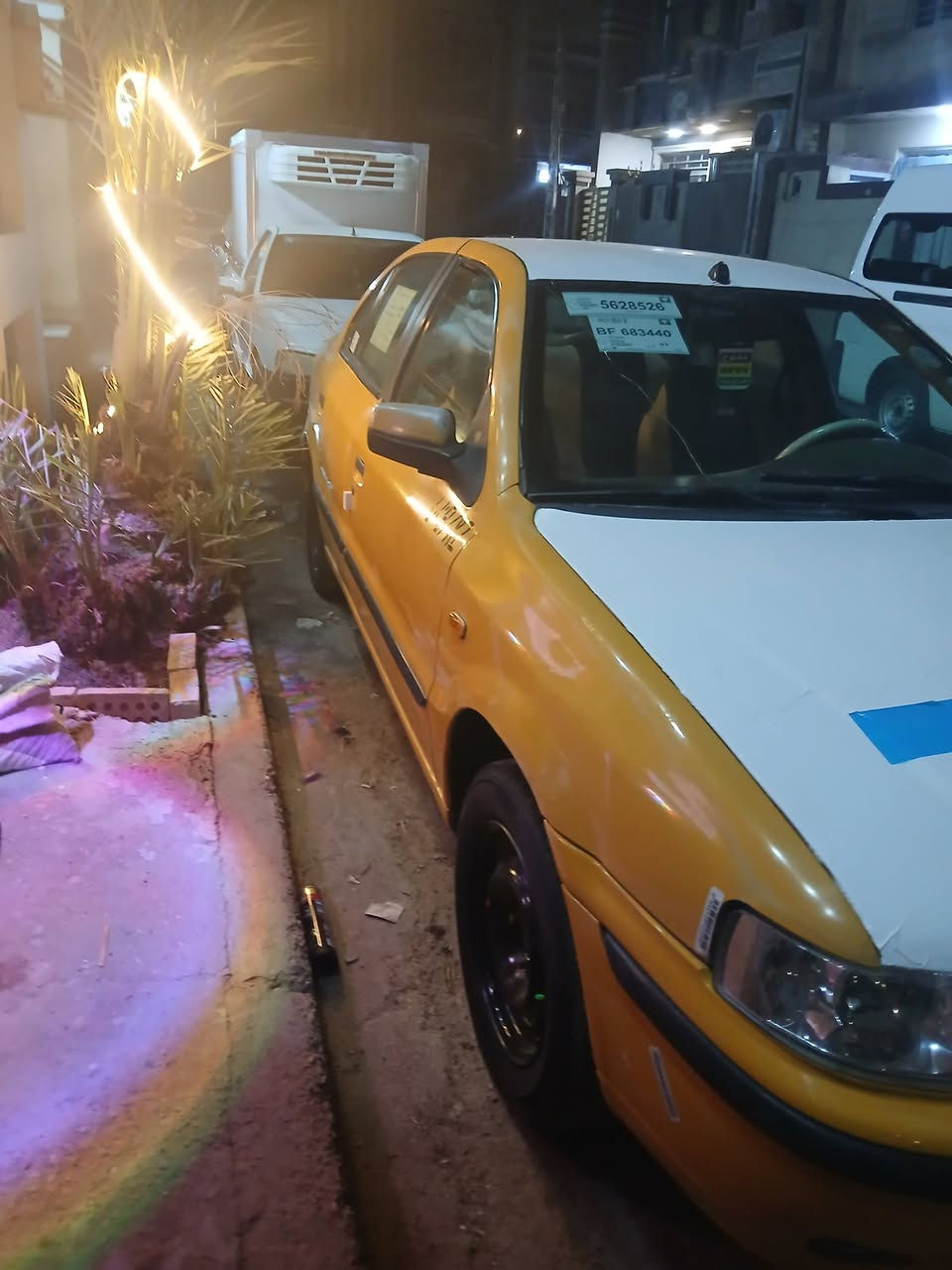 السلام عليكم سمند ١٢بدون مقفولة لاصبغ ولا تبديل ولا ضربه خياس تبريد تدفه محرك كير حداديه جيد سعره ٣٥ شراي يجي ويدلل مكان بغداد بلديات ***********
