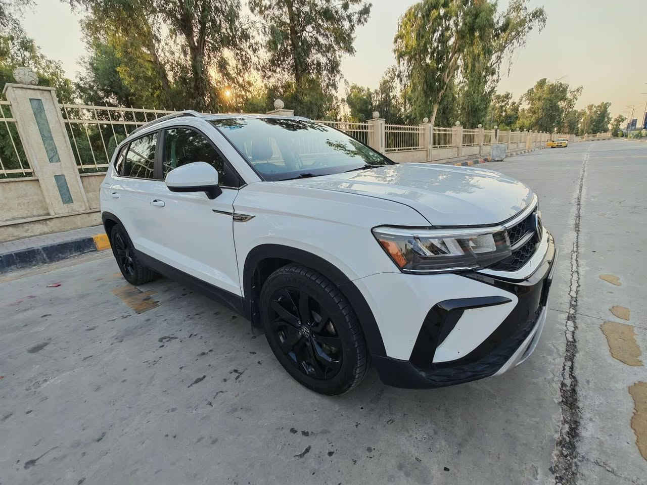 🚘 للبيع المستعجل | فولكسواكن تاوس Volkswagen Taos 2023

🔹 الموديل: Volkswagen Taos 2023
🔹 الفئة: SE
🔹 اللون: أبيض
🔹 المحرك: 1.5 TSI تيربو – 4 سلندر
🔹 ناقل الحركة: أوتوماتيك
🔹 الدفع: AWD – دفع رباعي
🔹 الممشى: 55,000 كم
🔹 الحالة: شرط كير ومحرك
🔹 الوارد: أمريكي
🔹 الضرر: ضرر بسيط، تم استبدال قطعة واحدة فقط، وهي الجاملغ الأمامي جهة النفر، ولا علاقة للضرر بالمحرك أو ناقل الحركة.
🔹 الداخلية: بدون أضرار داخلية
❇️ أبرز المواصفات
• تشغيل بصمة/زر تشغيل
• دخول ذكي بدون مفتاح
• شاشة معلومات وترفيه
• Apple CarPlay وAndroid Auto
• كاميرا خلفية
• حساسات خلفية
• مثبت سرعة
• تحكم بالمقود
• تحكم أوتوماتيكي بالمناخ
• مقاعد أمامية مدفأة
• مقود متعدد الوظائف
• إضاءة LED
• جنوط ألمنيوم
• أنظمة أمان وثبات إلكترونية
• مراقبة ضغط الإطارات
• وسائد هوائية وأنظمة مساعدة للسائق
كشنات تدفئة
للاستفسار 
 ***********

