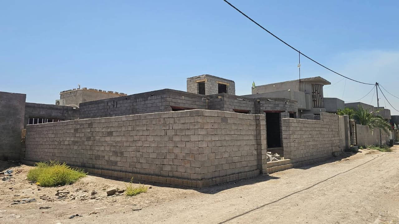 سلام عليكم بيت مساحه ٢٣٥ متر طابو زراعي مقابيل ملعب هشام زليزل طريق قرية عطا الله ثاني فرع يبعد عن الشارع الرئيسي ٥٠ متر للتواصل ***********
