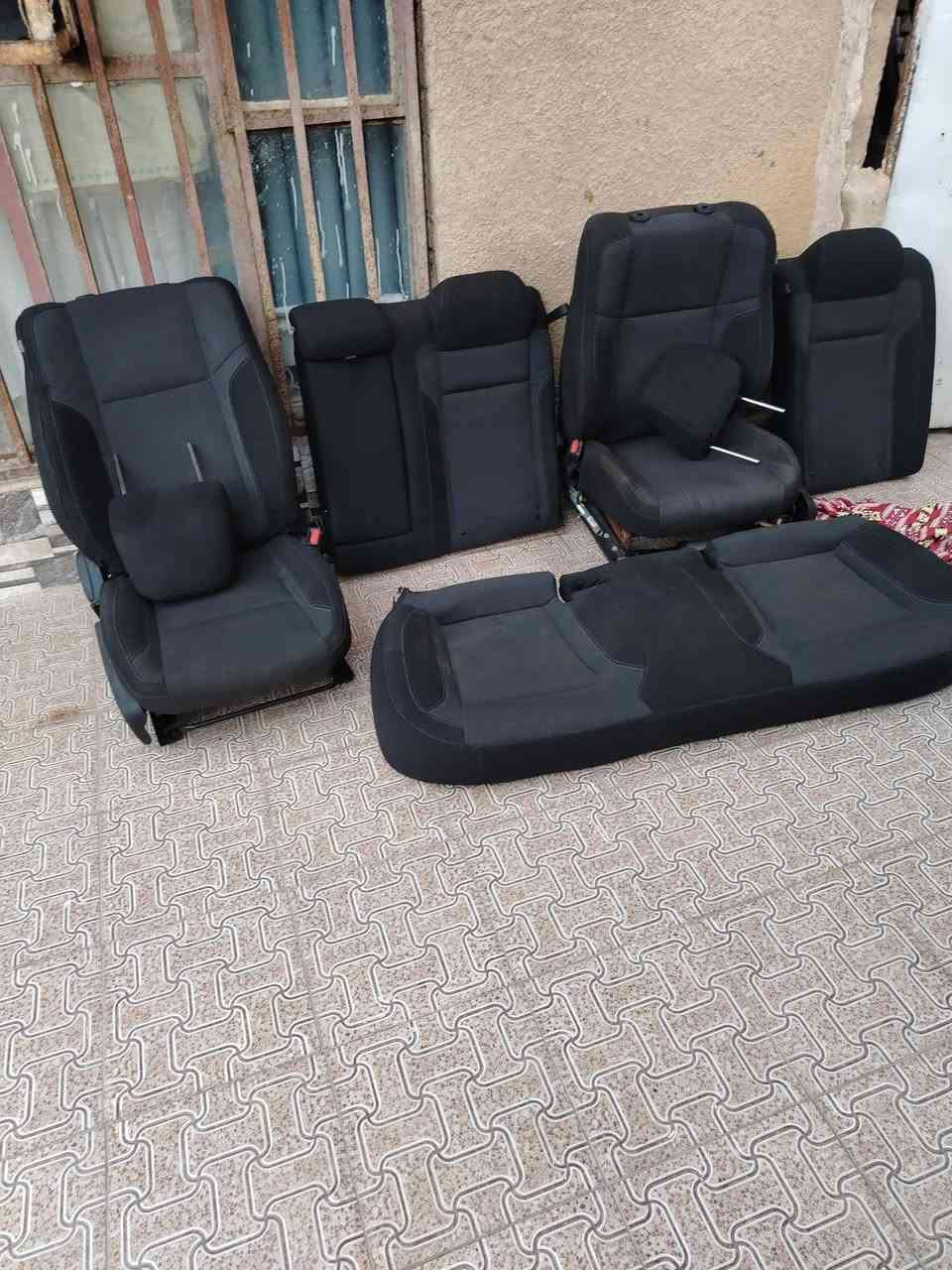 كشنات حضن جدد مال حاويه للبيع  او مراوس بجلد ب٣٠٠
للاستفسار ***********
