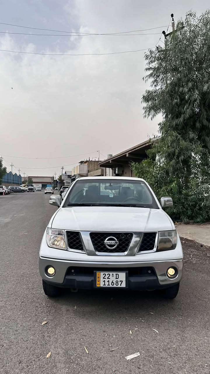 نيسان نفاره • ٢٠١٢ • بدون صبغ